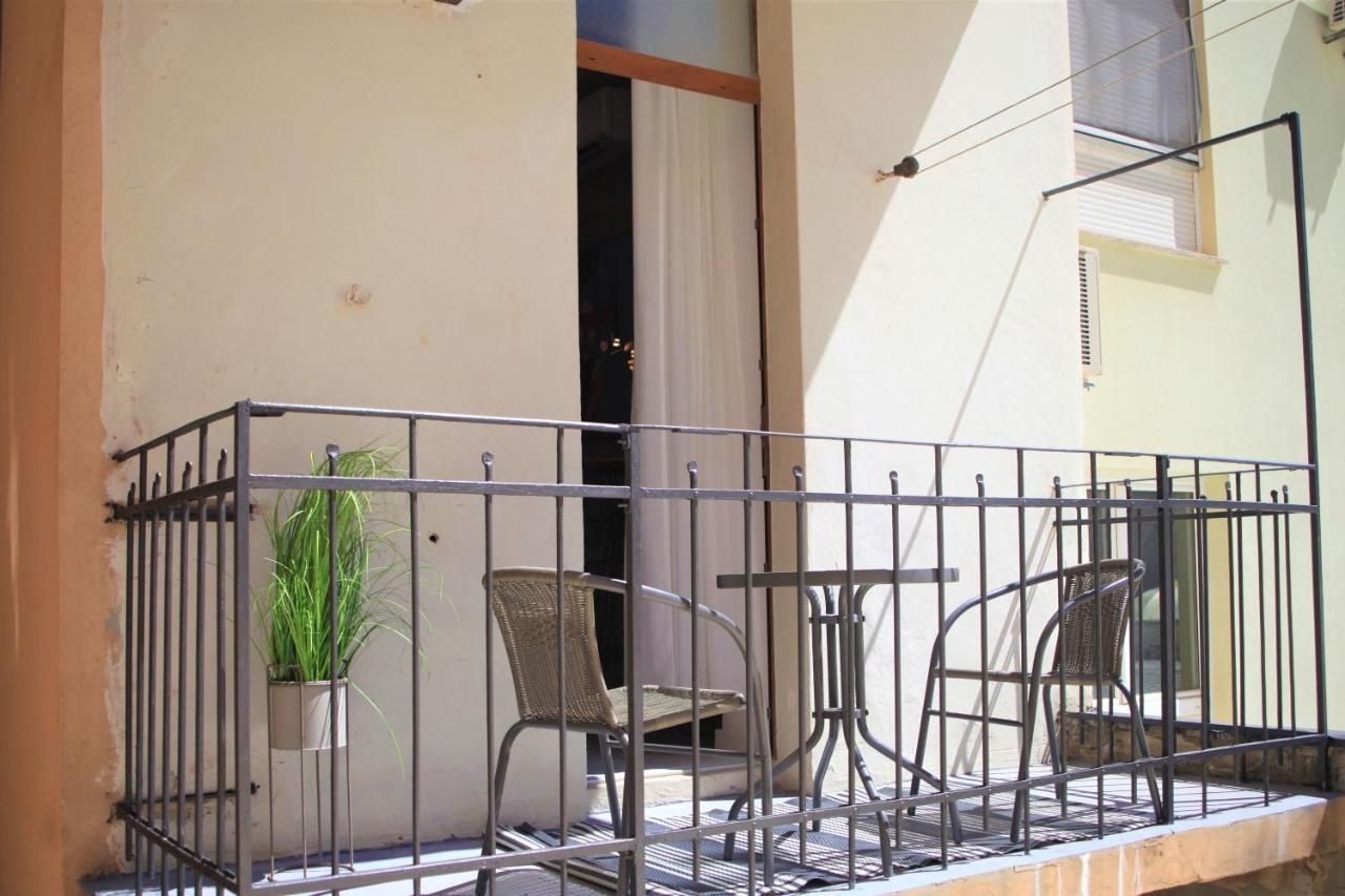 Hedone City Luxury Apartments With Free Parking Pula Exterior photo